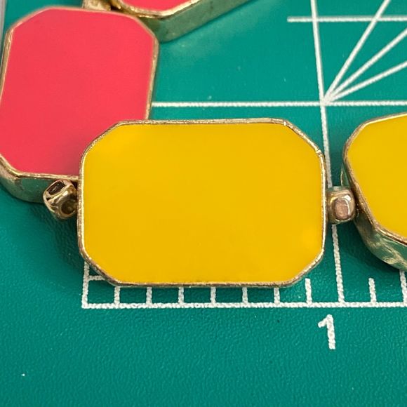 Yellow And Hot Pink Stretch Bracelet Swivel Segmented Rectangles - Picture 9 of 10